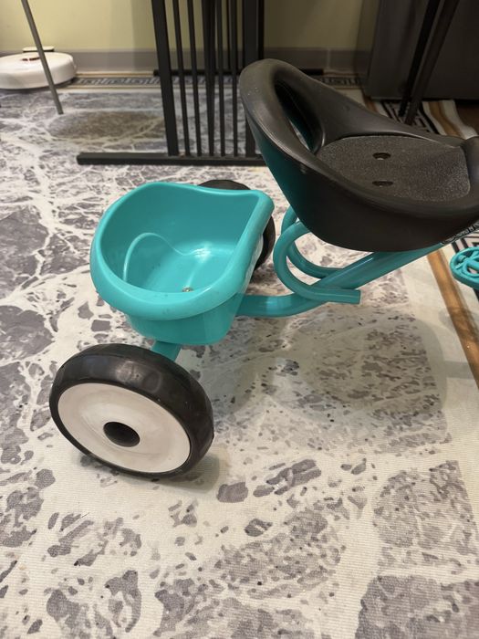 Продам детский трехколесный велосипед