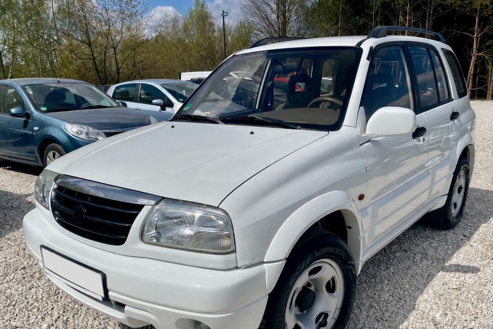 Suzuki Grand Vitara 2.0 banzina, 5 usi,AC, reductor, rate livrare