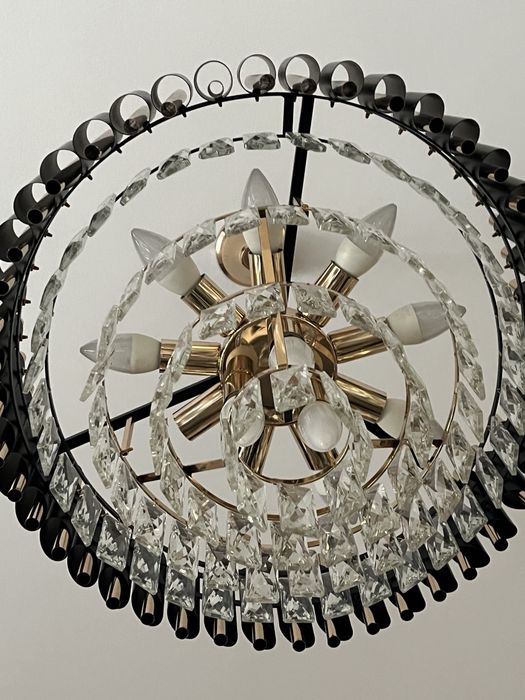 Люстра в хорошем мостояний