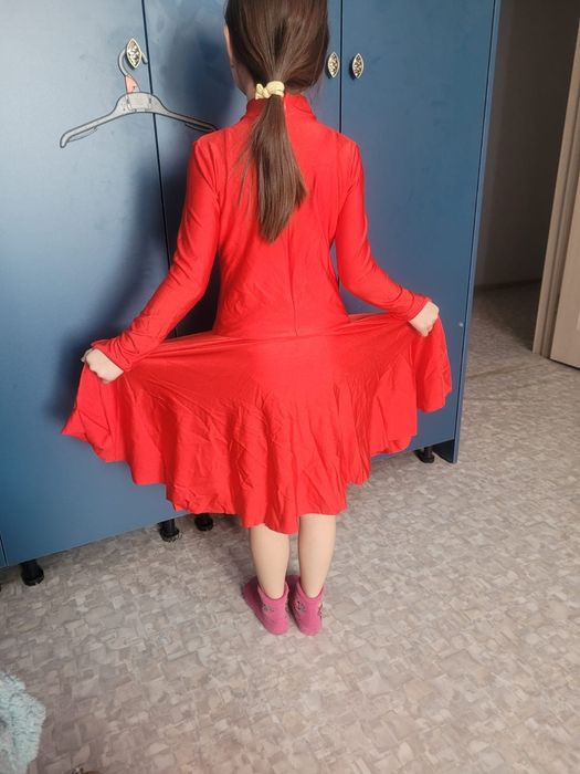 Детское платье красное красивое