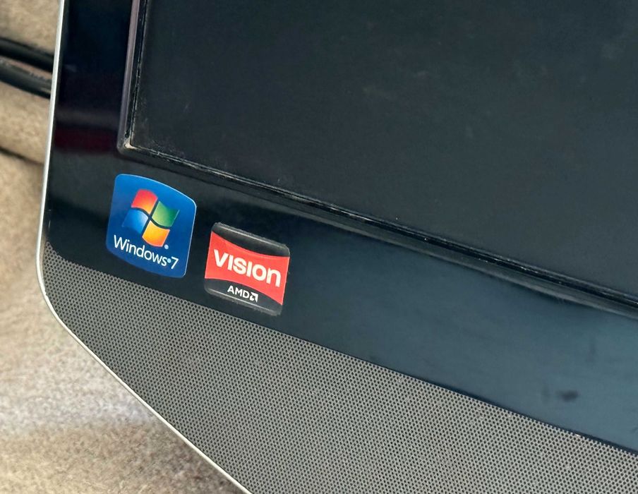 Packard Bell All In One AMD E300 4GB HDD Functional Defect Ecran
