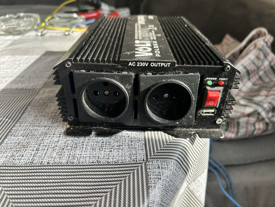 Инвертор “VOLT” 24V DC/220AC IPS-2000