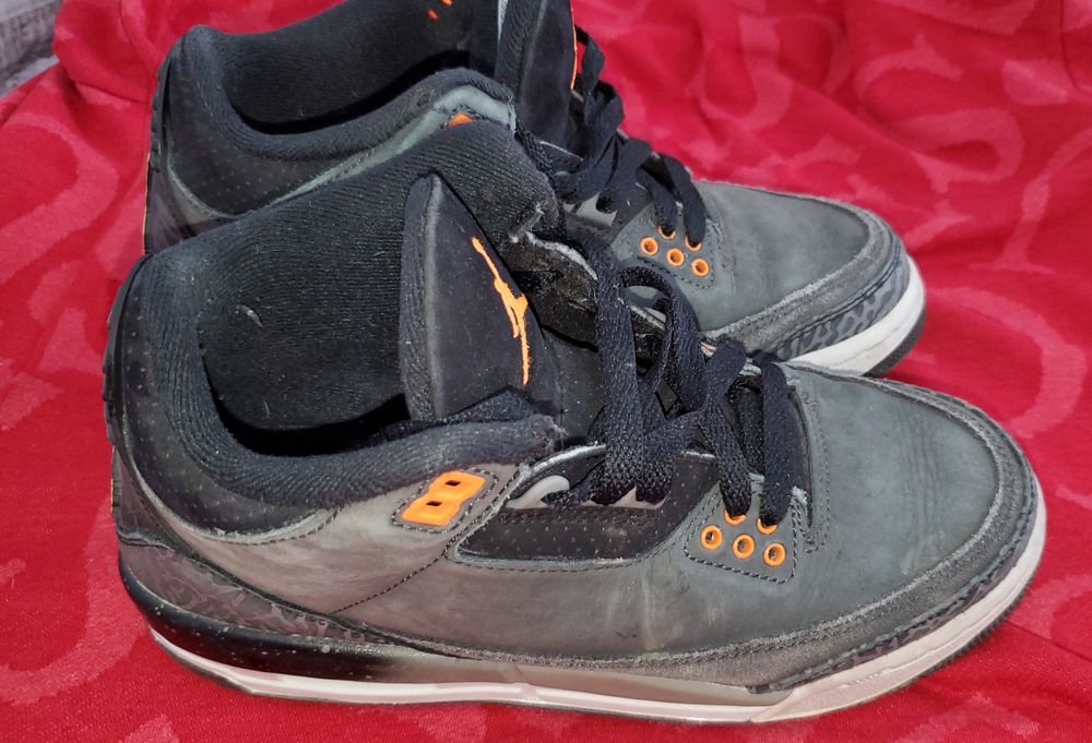 Jordan 3  marimea 38