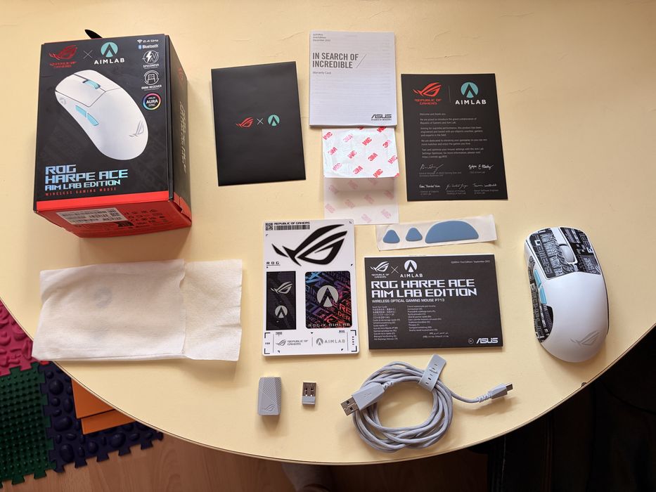 Безжична геймърска мишка ASUS ROG Harpe Ace Aim Lab Edition, бял - чисто нова. Много лека - 55 грам.