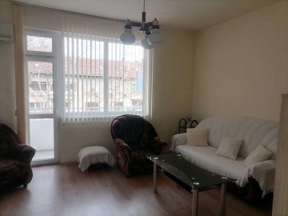 Дава се под наем Тристаен апартамент в Пловдив, Център - 120 кв.м за 510 € - Снимка #3