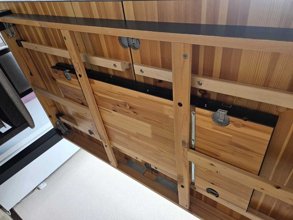 Стол Ikea и стулья Aurora