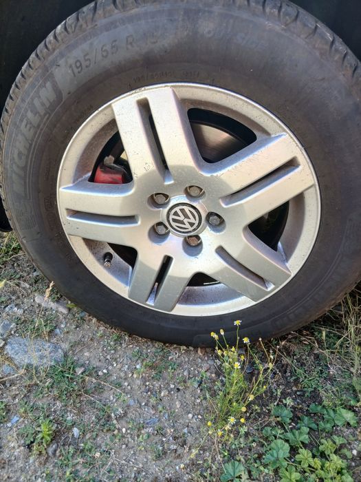 Schimb setul meu complet cu un set de roți pentru Dacia Duster pe 16.