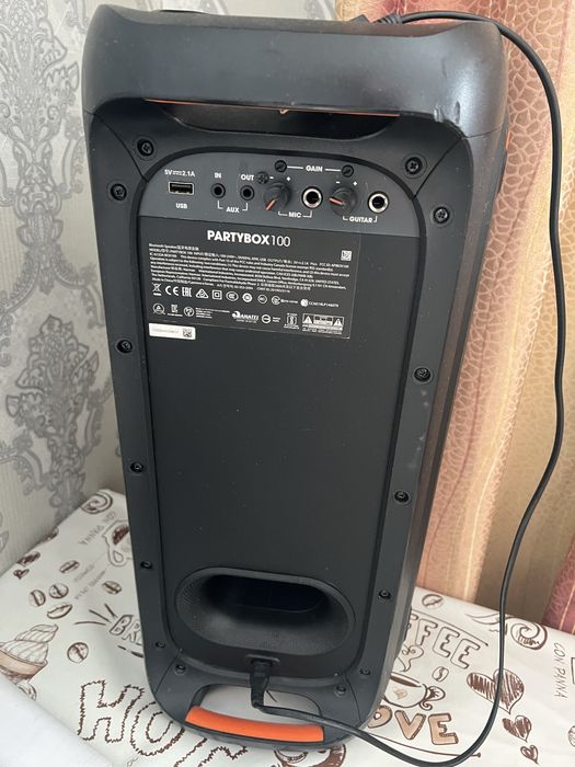 Продам JBL PartyBox 100