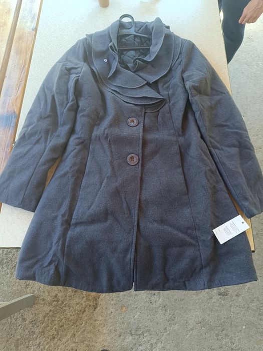 Продавам ново палто