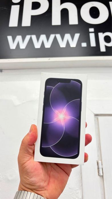 iphone 17e. 256 gb. Нов. Черен.