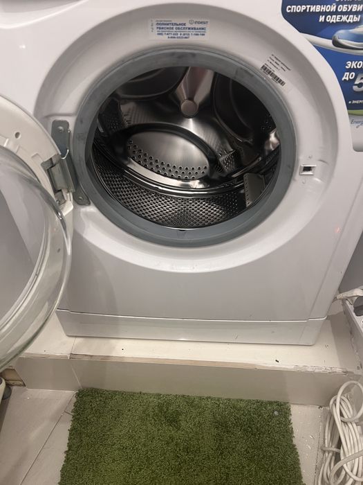Стиральная машина Indesit. 5 кг