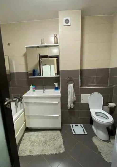 Дава се под наем Тристаен апартамент в Пловдив, Център - 74 кв.м за 255 € - Снимка #2