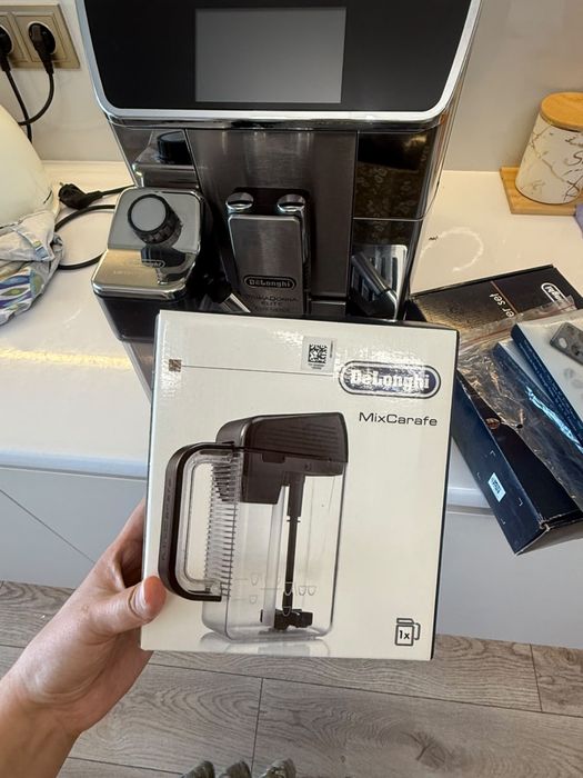 DeLonghi PrimaDonna Elite Experience ECAM 650.85.MS