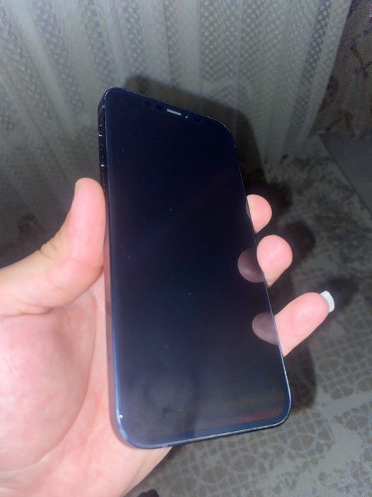 Apple Iphone 12.