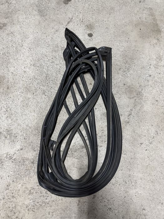 Уплотнители дверей Камри / Camry 30.35 Сборе