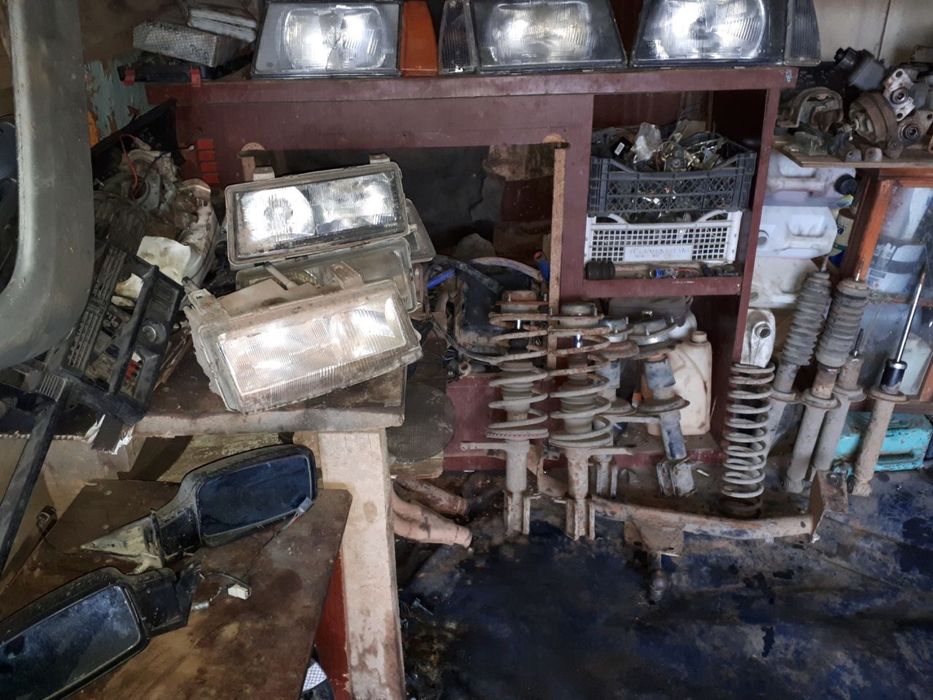 Продам запчасти ваз звонить .