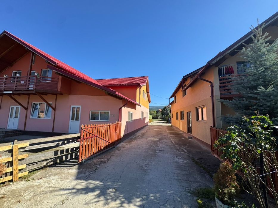 Casa de locuit+ Pensiune/Spatiu pentru activități comerciale