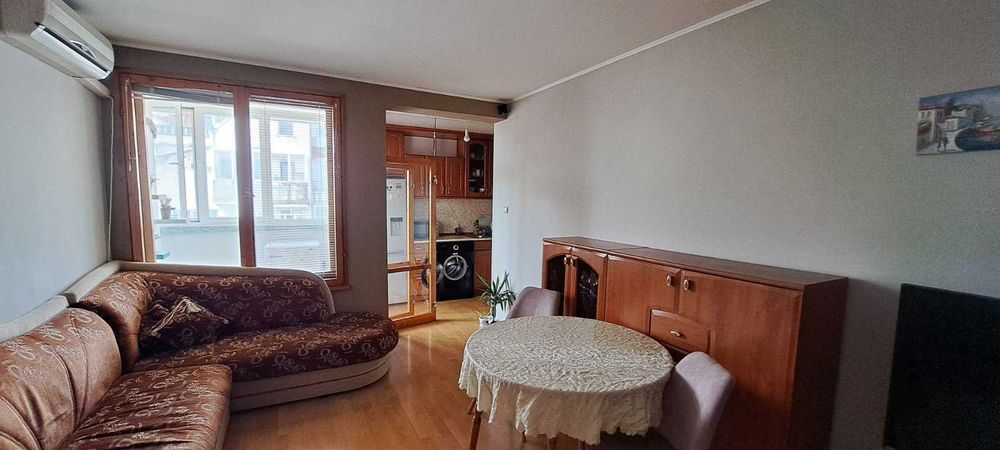 Tристаен тухлен апартамент в центъра