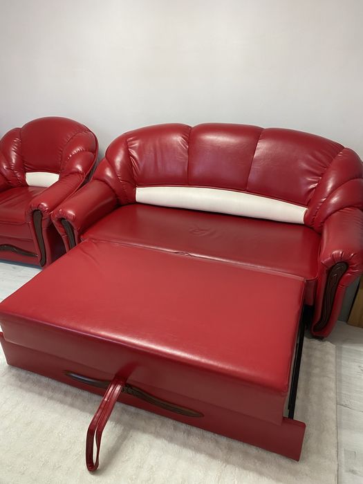 Canapea extensibilă cu fotolii din piele