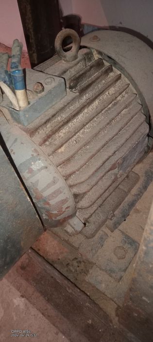 Элкектродвигатель бу 3х фазный