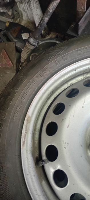 Продаю комплект летних шин вместе с дисками.