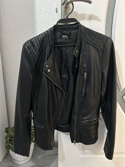 Кожено и дънково яке