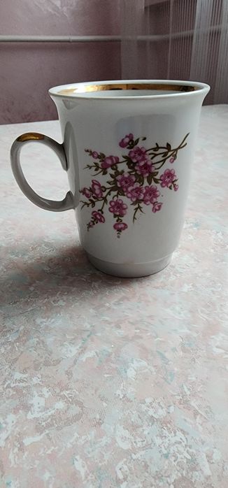 Кружки, бокалы, пиалы