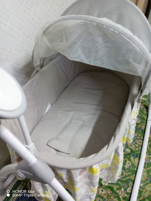 Продаю детские автоматически качели