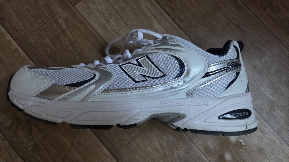 Кроссовки летние 42 размера новый