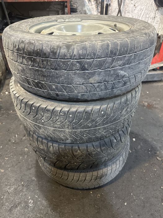 Продам комплект резины с дисками 185/65/14