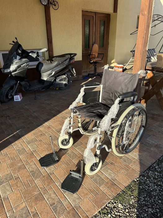 Carucior persoane cu handicap