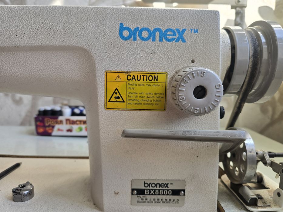 Швейная машина Bronex 8800