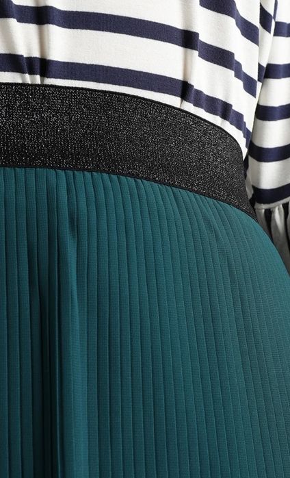 Дълга плисирана пола