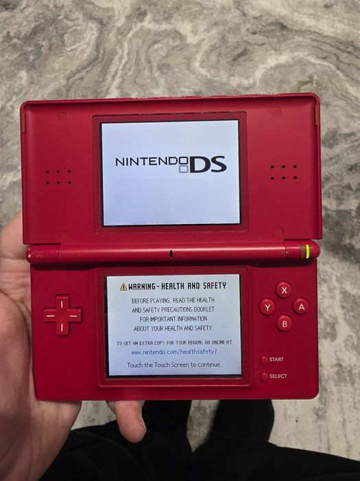 Nintendo DS Lite 2006 ca nou cu incarcator original !