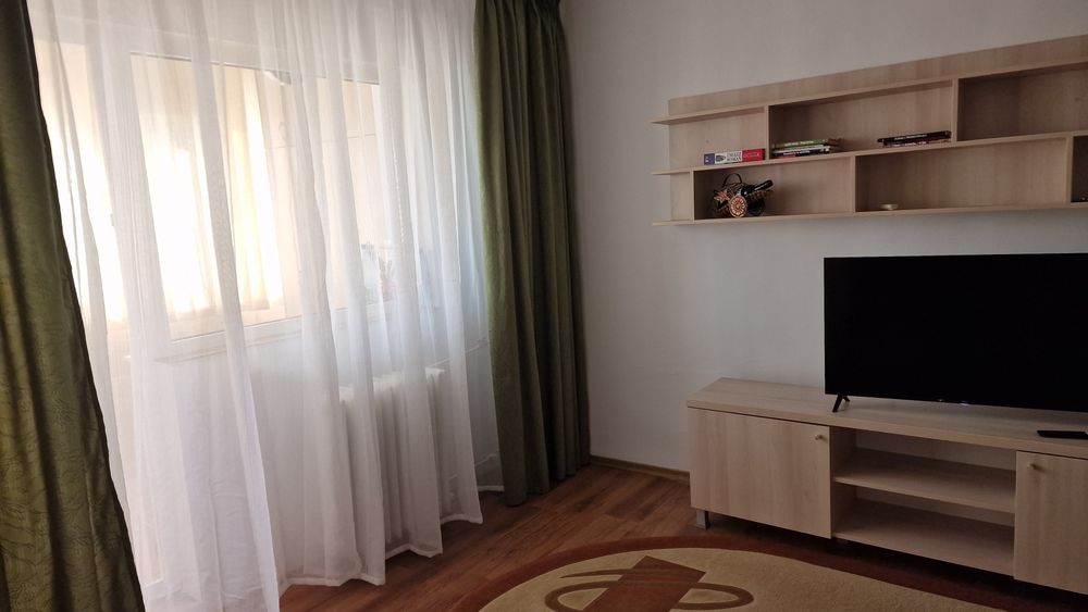PARTICULAR, inchiriez apartament 2 camere in zona Chisinau / Mega Mall
