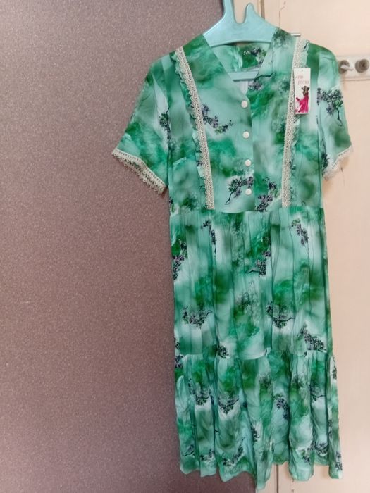 Платье зеленого цвета