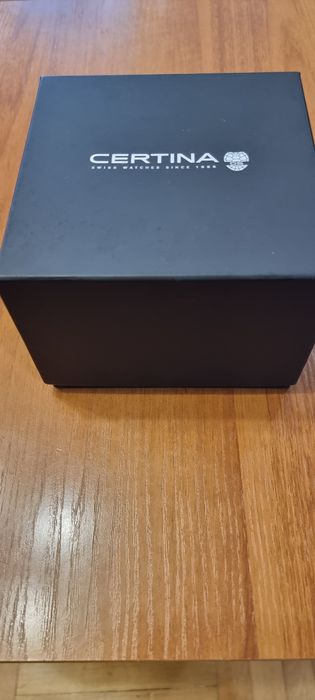 Продавам кутия за часовник CERTINA