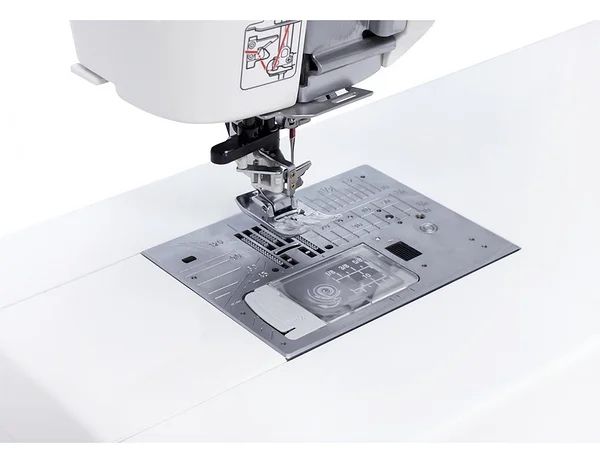 Швейная машина Janome Memory Craft 6700P