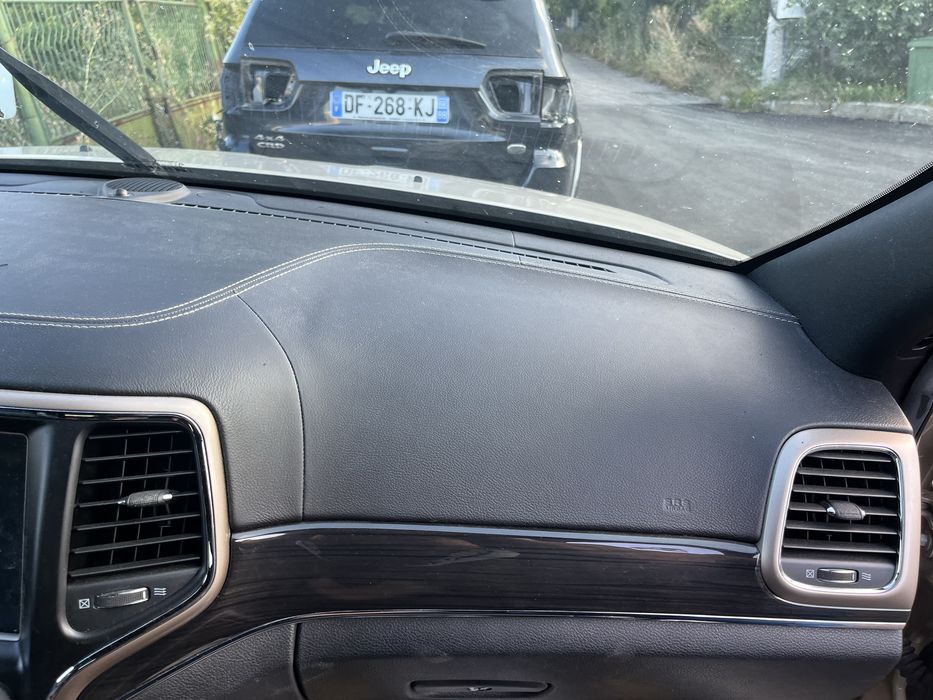 Продавам Jeep Grand Cherokee WK 2 на части