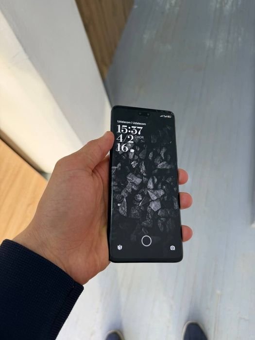 Xiaomi 13 Lite 5G 256GB
Qora rang, kamera tiniq, face ishlaydi
Oynasid