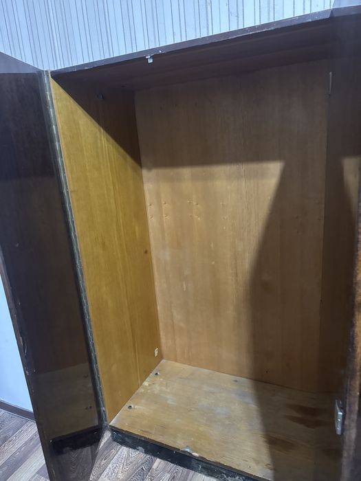 Шкаф бесплатно отдам