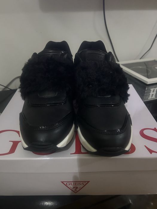 Guess нови маратонки