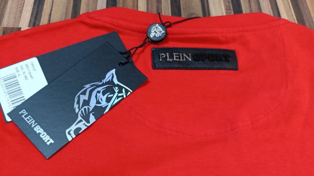 Vând tricou original nou de bărbați Plein Sport