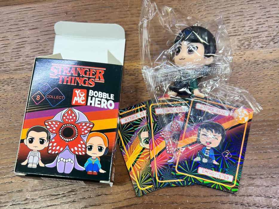 Брелок «Очень странные дела»