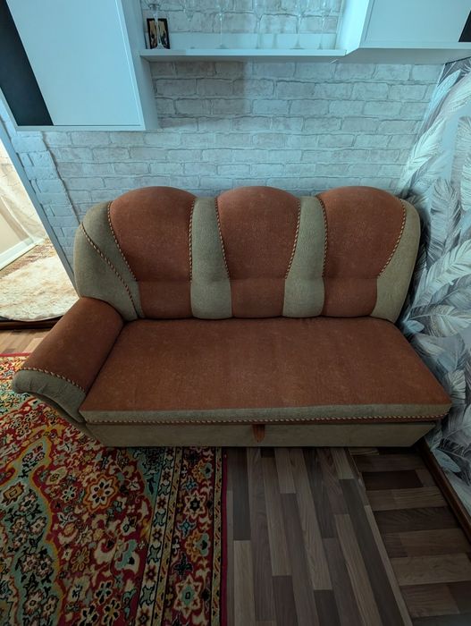 Угловой диван отдам