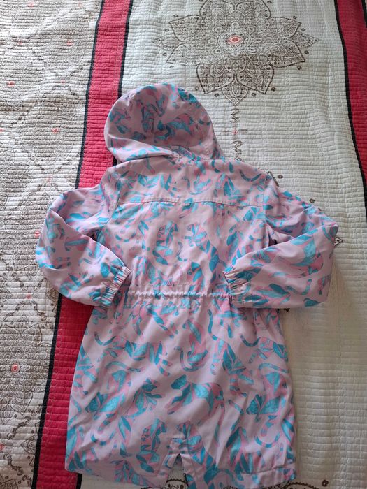 Легкая непромокаемая курточка