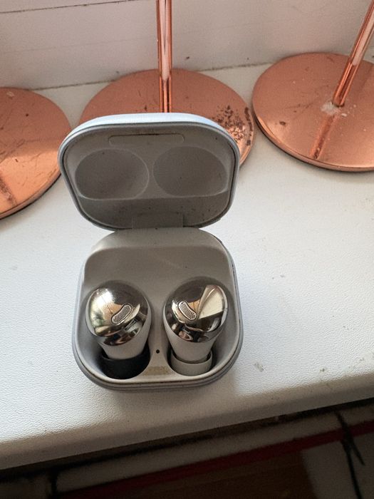 Galaxy buds.