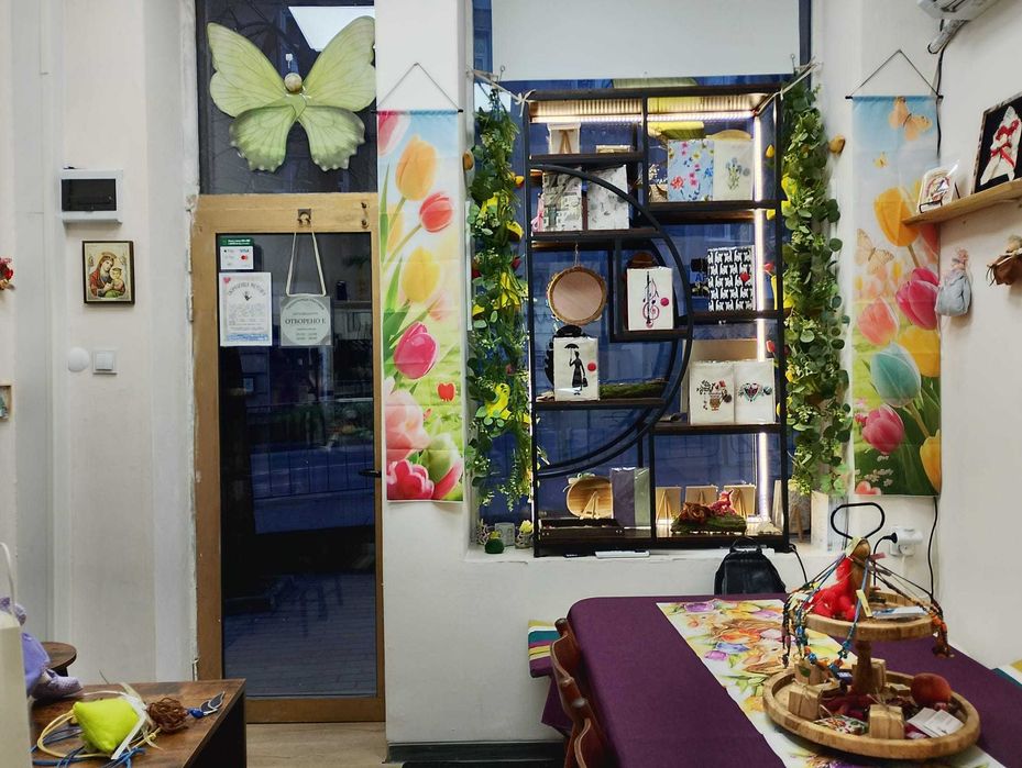 Дава се под наем Магазин в Варна, Център - 20 кв.м за 398.82 € - Снимка #2