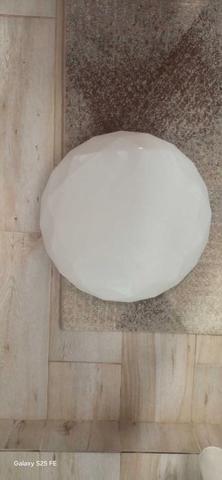 Da vanzare lampa led rotunda tavan