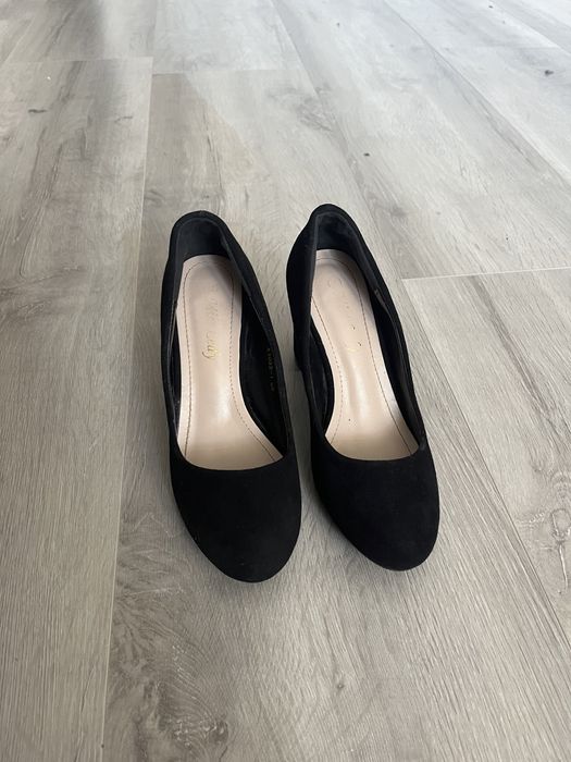 Продам туфли замша